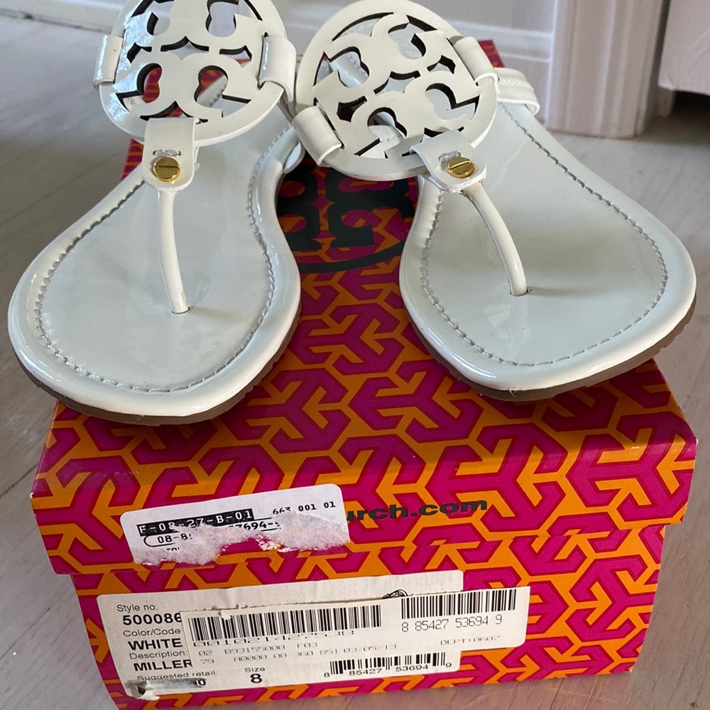 Brand New Tory Burch White Patent Leather Logo Sandals